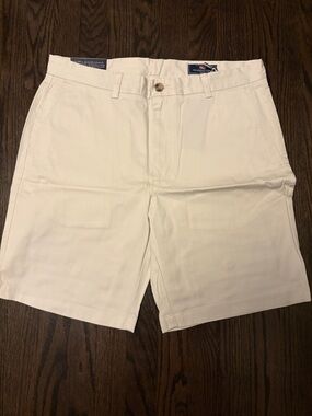 Vineyard Vines Men’s 9” White Flat Front Cotton Shorts